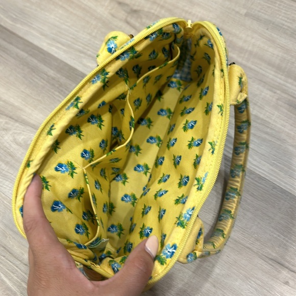 Vera HandBag - Picture 2 of 3